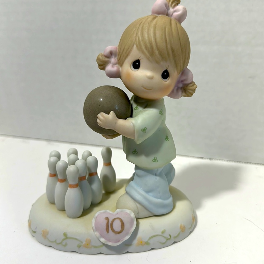 Precious Moments Age 10 Growing in Grace Bisque Preowned.